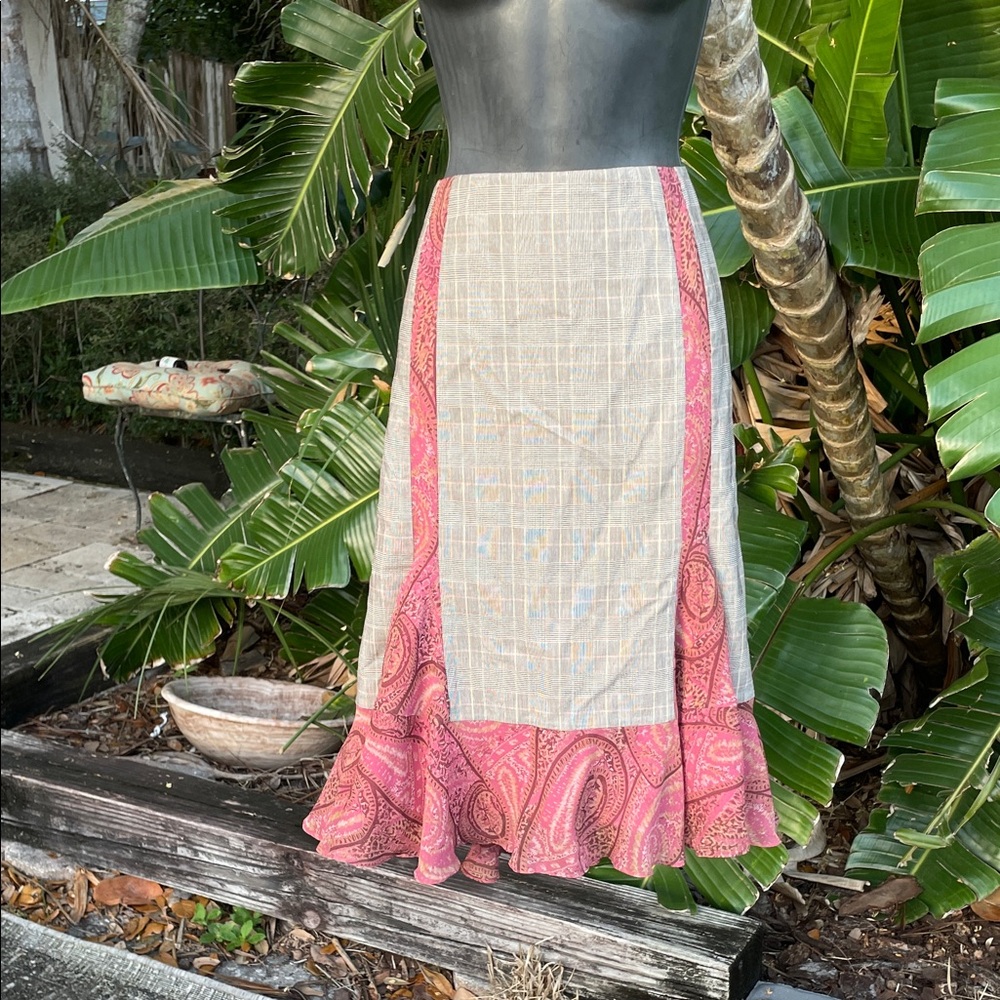 Anne Klein Pink and Gray Skirt with Paisley Accents